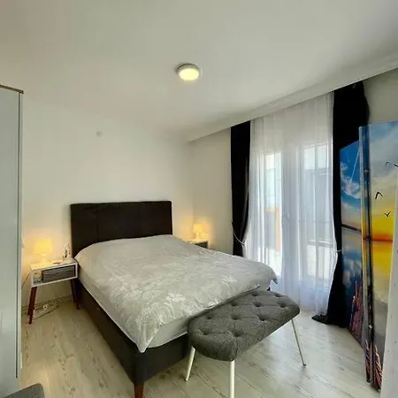 Eglence Merkezine Yakin Harika Bir Ev Apartment