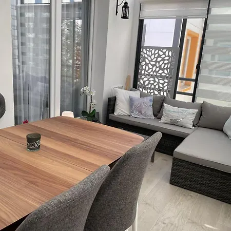 Eglence Merkezine Yakin Harika Bir Ev Lejlighed Bodrum